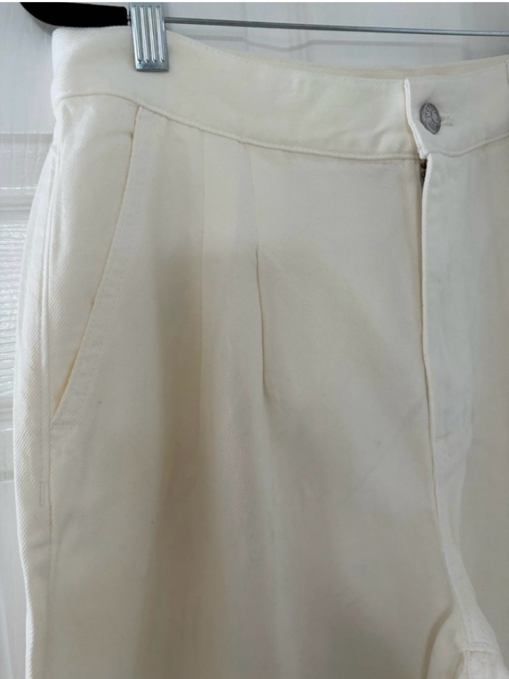 Madewell Cream Wide-Leg Pants
Size: 28 - Picture 4 of 9